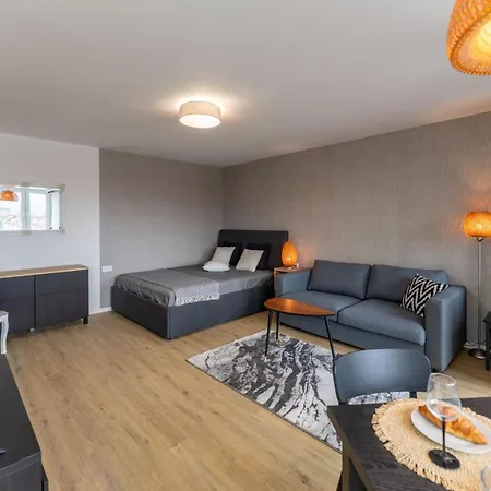 Apartment Elegant Tour As Gilly With A Balcony And Open Views In The Center *